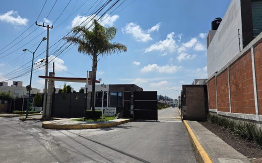 Vivir bien es posible: Casa en privada cerca de Parque Sierra Morelos, 049-CV-ME-SLM